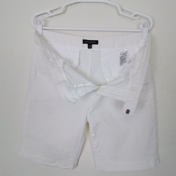 Banana Republic Women's‎ White Seersucker Bermuda Shorts Size 12 Cotton Textured - Picture 8 of 10